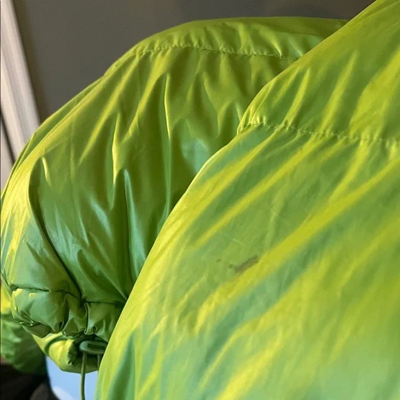 🌺50% OFF ALL BUNDLES🌺 URBAN OUTFITTERS Cropped Lime Neon Puffer Jacket - Picture 6 of 6